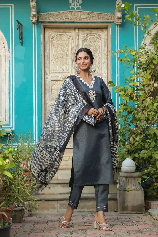 Floral Embroidered V-Neck Aari Work Straight Kurta with Trousers and Dupatta Trousers stylish elegant Trousers stylish elegant Floral Embroidered V-Neck Aari Work Straight Kurta with Trousers and Dupatta Trousers stylish elegant Trousers stylish elegant