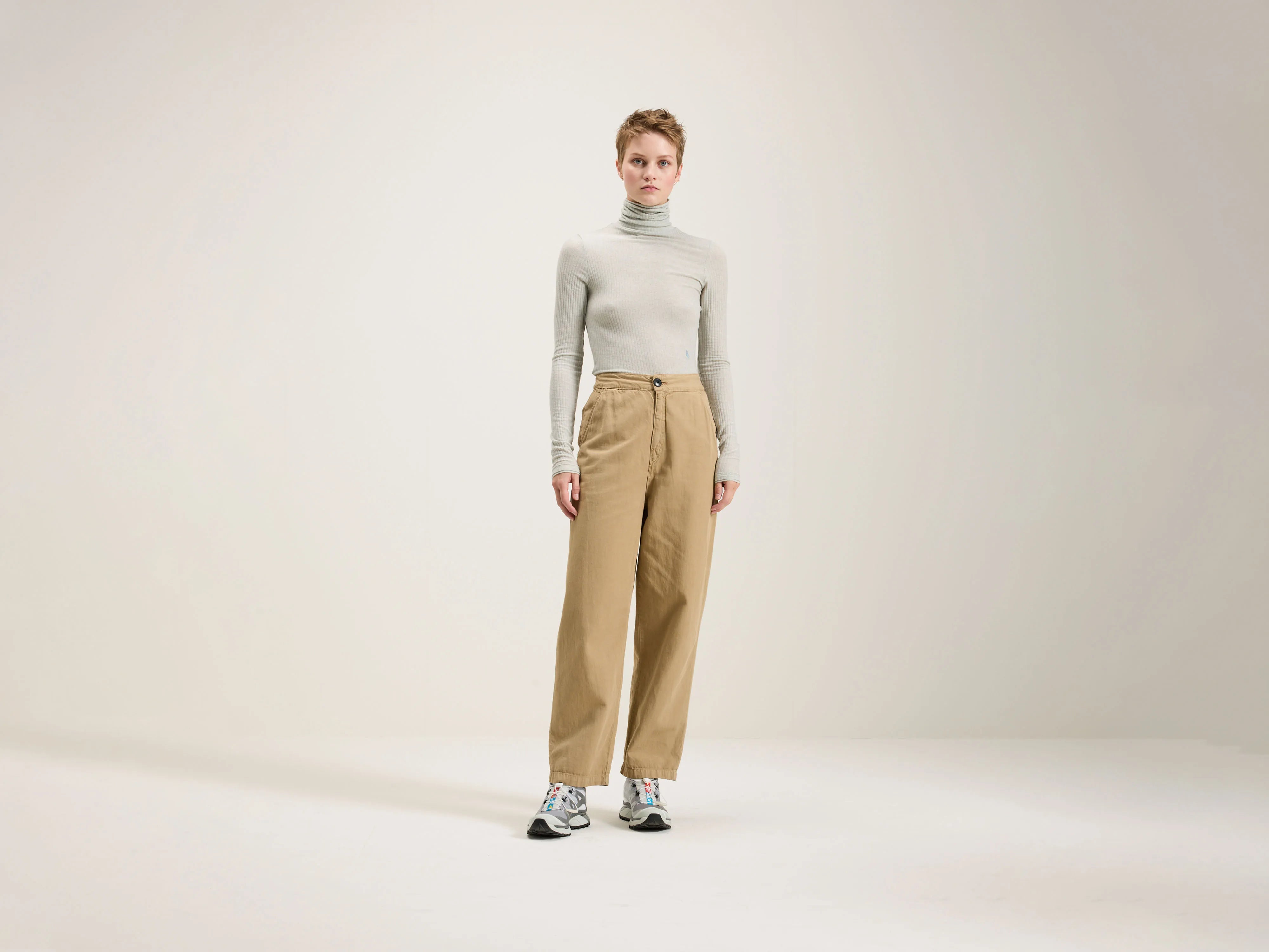 Pasop relaxed trousers (242 / W / CLAY) Trousers Solid Black Trousers Solid Black