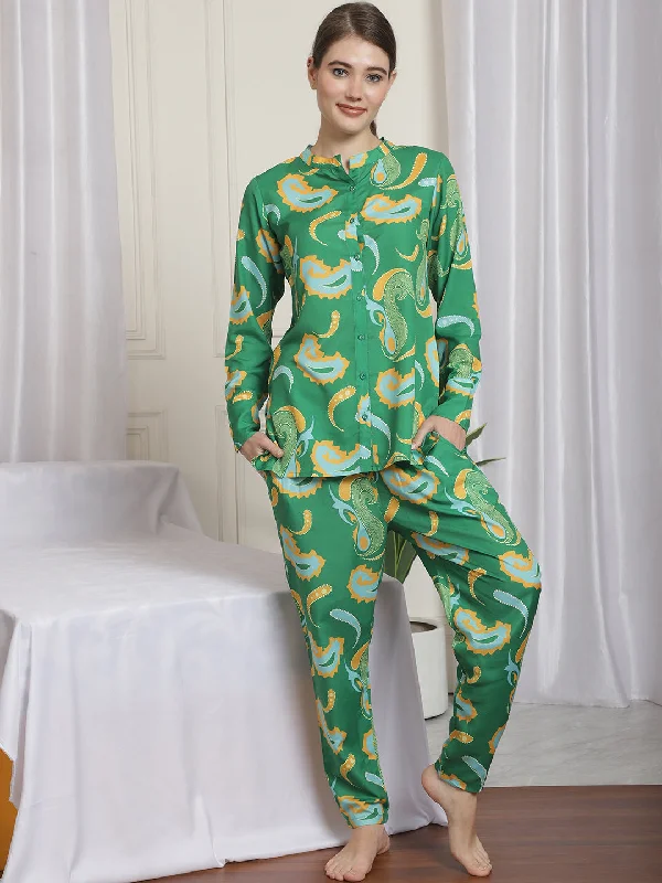 MOTIFS PRINTED SATIN CO-ORD SET WITH TROUSERS Trousers luxurious premium Trousers luxurious premium MOTIFS PRINTED SATIN CO-ORD SET WITH TROUSERS Trousers luxurious premium Trousers luxurious premium