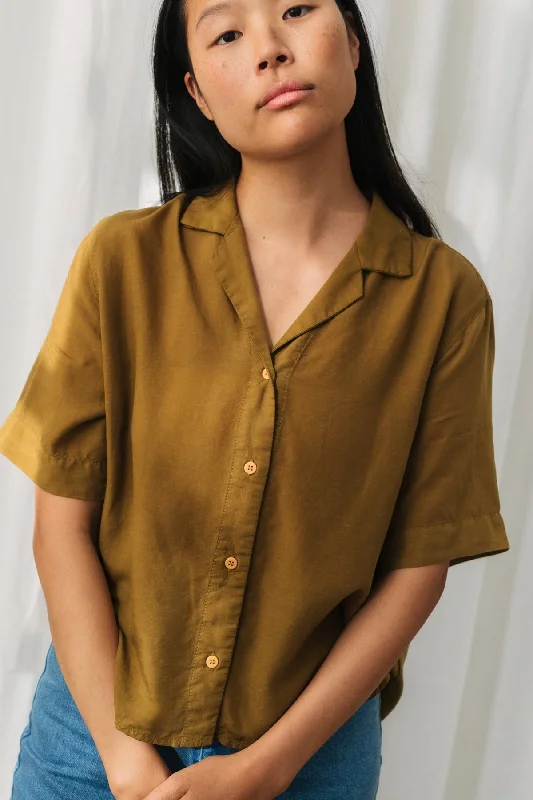Orta T-Shirt Dijon Mustard Modern Contemporary Chic Modern Contemporary Chic